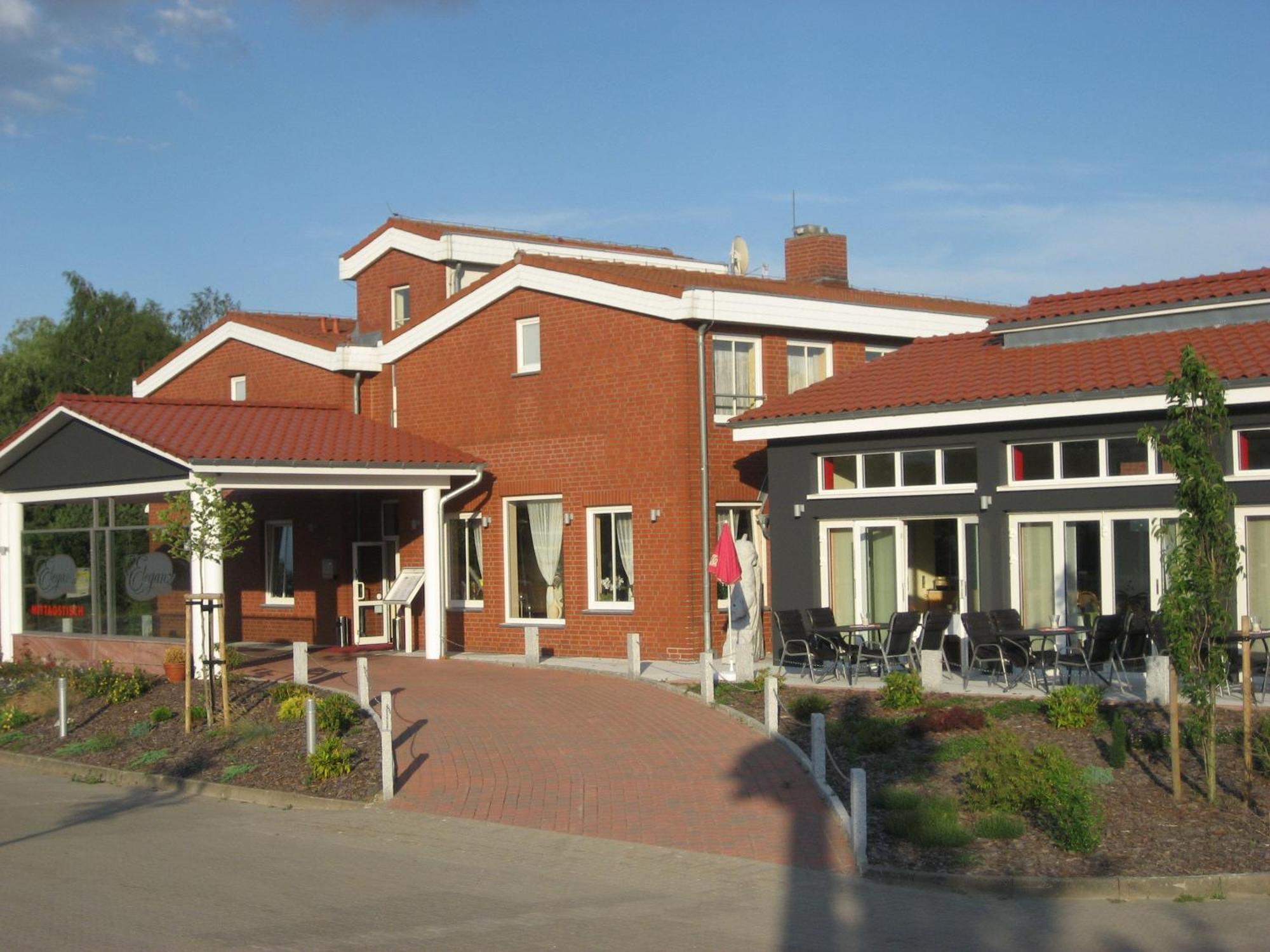 Rustow Hotel Eleganz מראה חיצוני תמונה